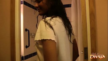 Indian teen divya shaking hot ass in shower